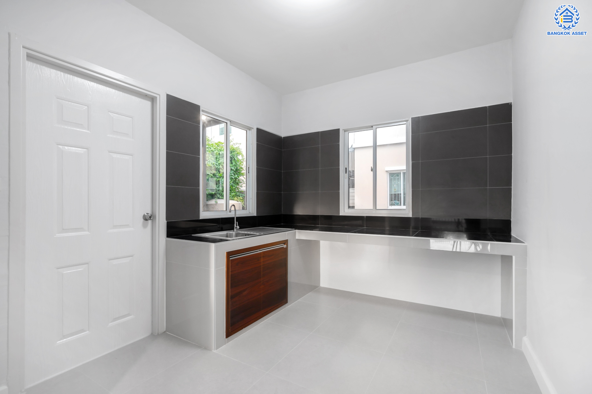 บ้านมือสองตกแต่งใหม่ โครงการ เดอะแพลนท์ ราชพฤกษ์-พระราม5 #หลังมุม! เนื้อที่ 51.2 ตร.ว. ฟังก์ชัน 3 ห้องนอน 2 ห้องน้ำ จอดรถได้ 2 คัน บนทำเลศักยภาพ เดินทางสะดวก ใกล้วงเวียนพระราม5, The Walk, ทางด่วน ศรีรัช และรถไฟฟ้าสายสีม่วง "สถานีบางรักใหญ่"